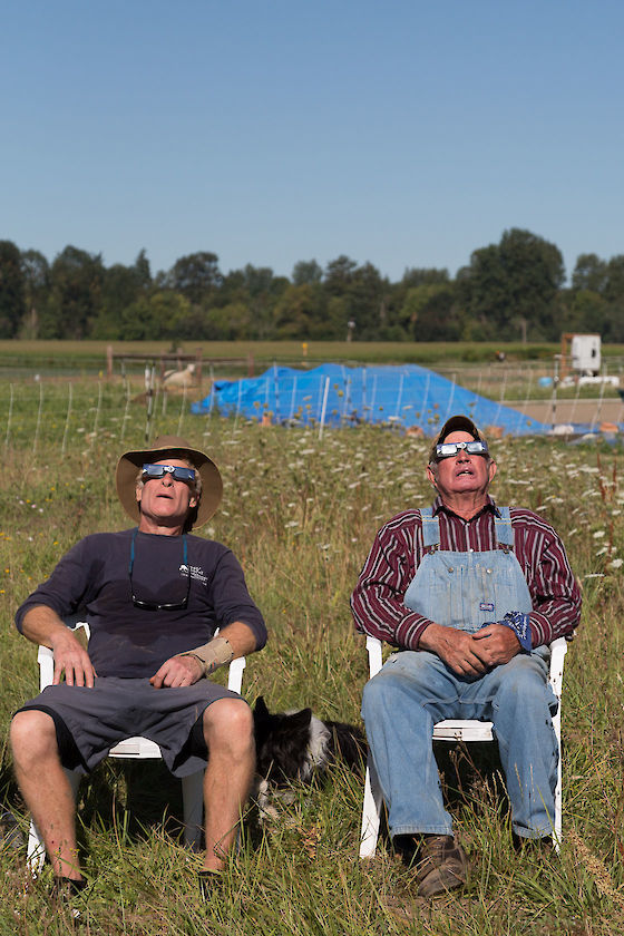 Waiting for the 2017 solar eclipse on Grand Island, Oregon | © Matt Giraud Photography