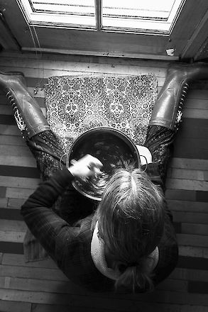 Winemaker Kelley Fox prepares a biodynamic compost tea for her rows at Maresh Vineyard | © Matt Giraud Photography