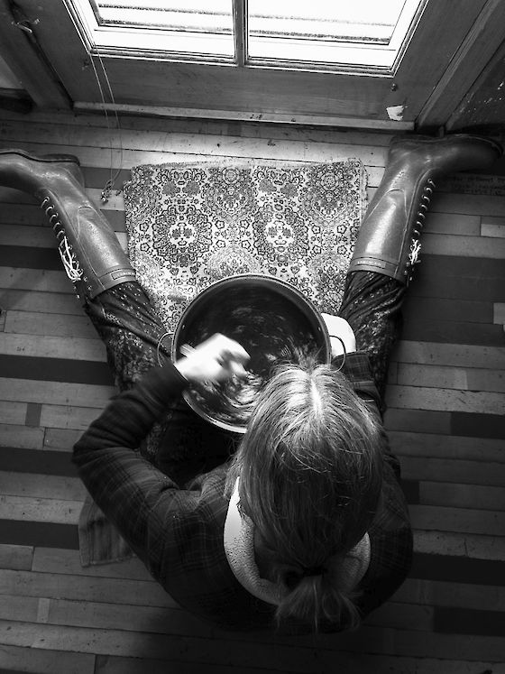 Winemaker Kelley Fox prepares a biodynamic compost tea for her rows at Maresh Vineyard | © Matt Giraud Photography