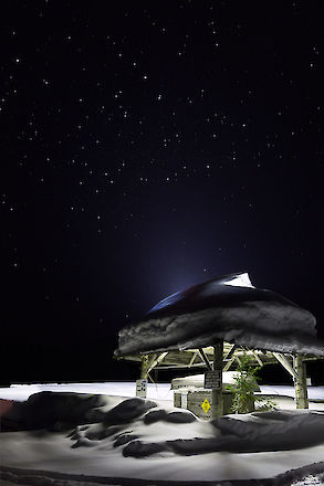 Launch here: on the shores of Odell Lake, Oregon, night | © Matt Giraud Photography