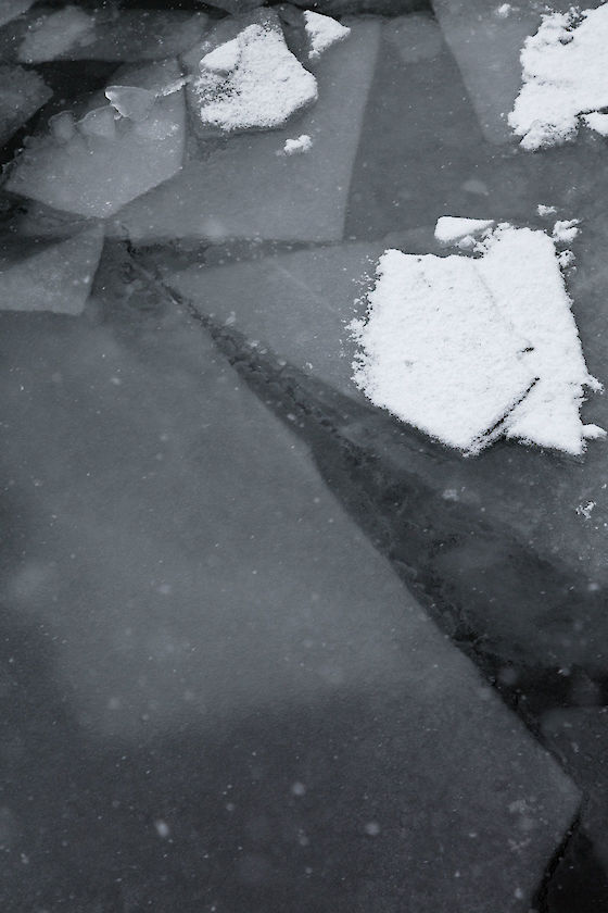 Sheets of ice fractured on Odell Lake, Oregon | © Matt Giraud Photography