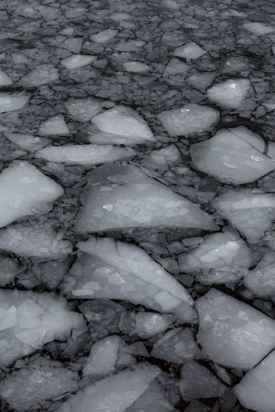 Sheets of ice breaking apart on Odell Lake, Oregon | © Matt Giraud Photography