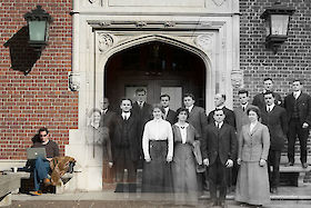 Yesterday and today photo merge: Reed College's first faculty in front of what is now Eliot Hall, in 1914. | © Matt Giraud Photography