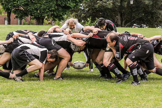 Two rugby teams from different eras scrum on the pitch | © Matt Giraud Photography